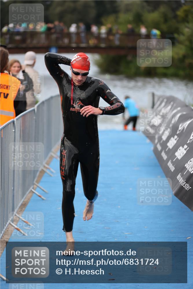 25.08.2024 - Elbe Triathlon Hamburg H.Heesch http://msf.ph/oto/6831724 25.08.2024 08:30:00 Schwimmen 37, 68, 78, 79, 82, 95 meine-sportfotos.de