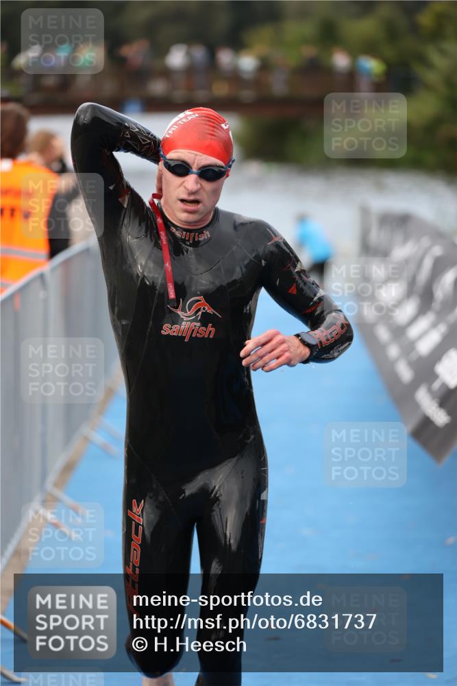 25.08.2024 - Elbe Triathlon Hamburg H.Heesch http://msf.ph/oto/6831737 25.08.2024 08:30:01 Schwimmen 37, 68, 78, 79, 82, 95 meine-sportfotos.de