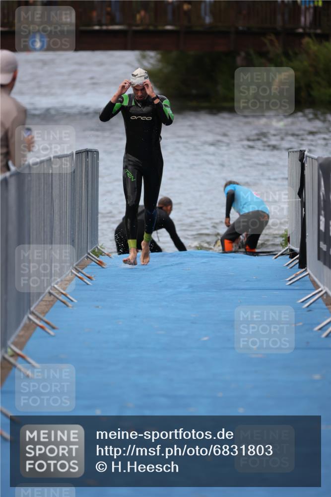 25.08.2024 - Elbe Triathlon Hamburg H.Heesch http://msf.ph/oto/6831803 25.08.2024 08:30:08 Schwimmen 37, 68, 78, 79, 82 meine-sportfotos.de