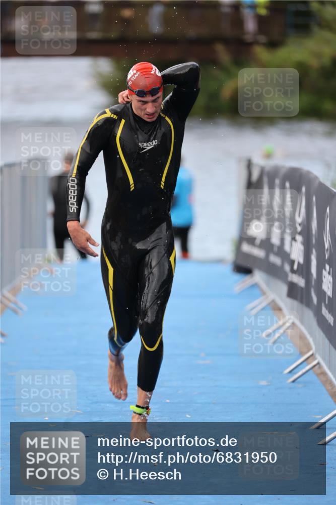 25.08.2024 - Elbe Triathlon Hamburg H.Heesch http://msf.ph/oto/6831950 25.08.2024 08:30:19 Schwimmen 37, 82 meine-sportfotos.de