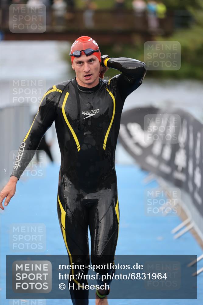 25.08.2024 - Elbe Triathlon Hamburg H.Heesch http://msf.ph/oto/6831964 25.08.2024 08:30:20 Schwimmen 37, 82 meine-sportfotos.de