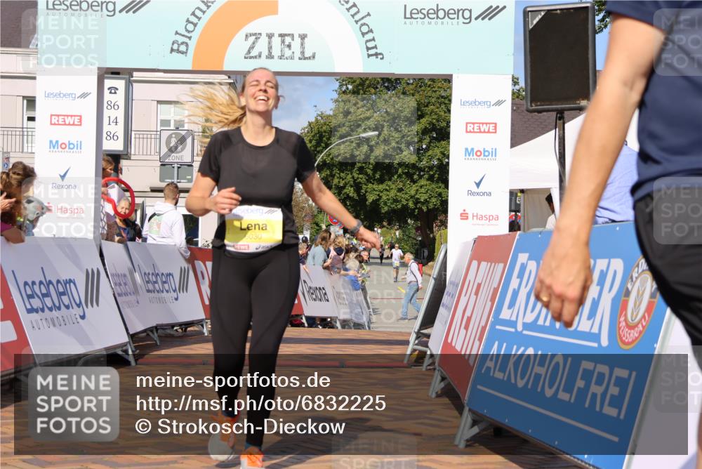 25.08.2024 - 20. Blankeneser Heldenlauf Strokosch-Dieckow http://msf.ph/oto/6832225 25.08.2024 10:26:58 Ziel 6030, 6476, 6506 meine-sportfotos.de