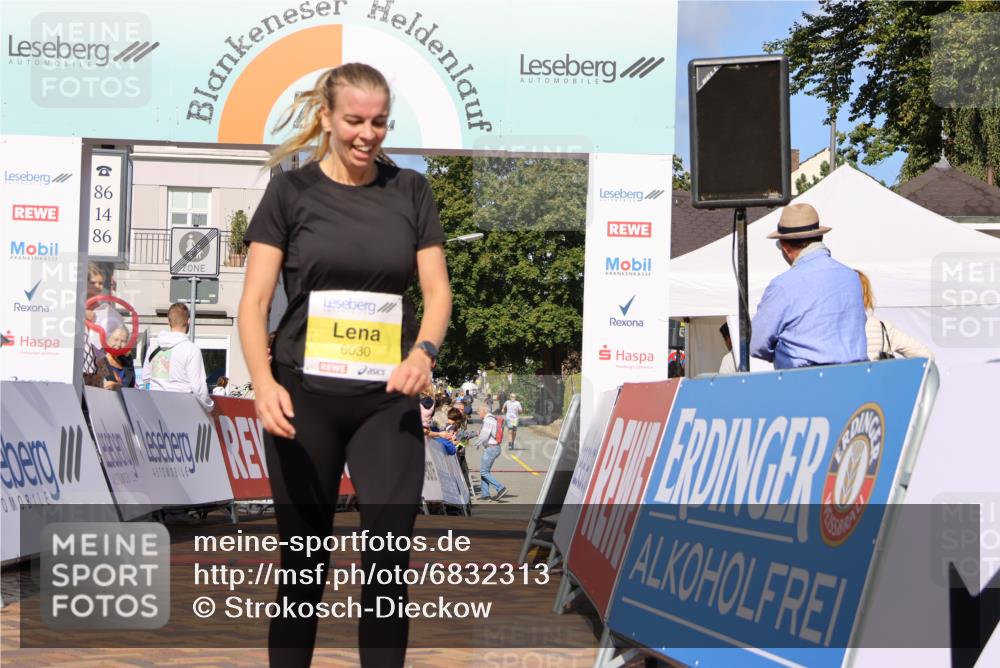 25.08.2024 - 20. Blankeneser Heldenlauf Strokosch-Dieckow http://msf.ph/oto/6832313 25.08.2024 10:26:59 Ziel 6030, 6476, 6506 meine-sportfotos.de