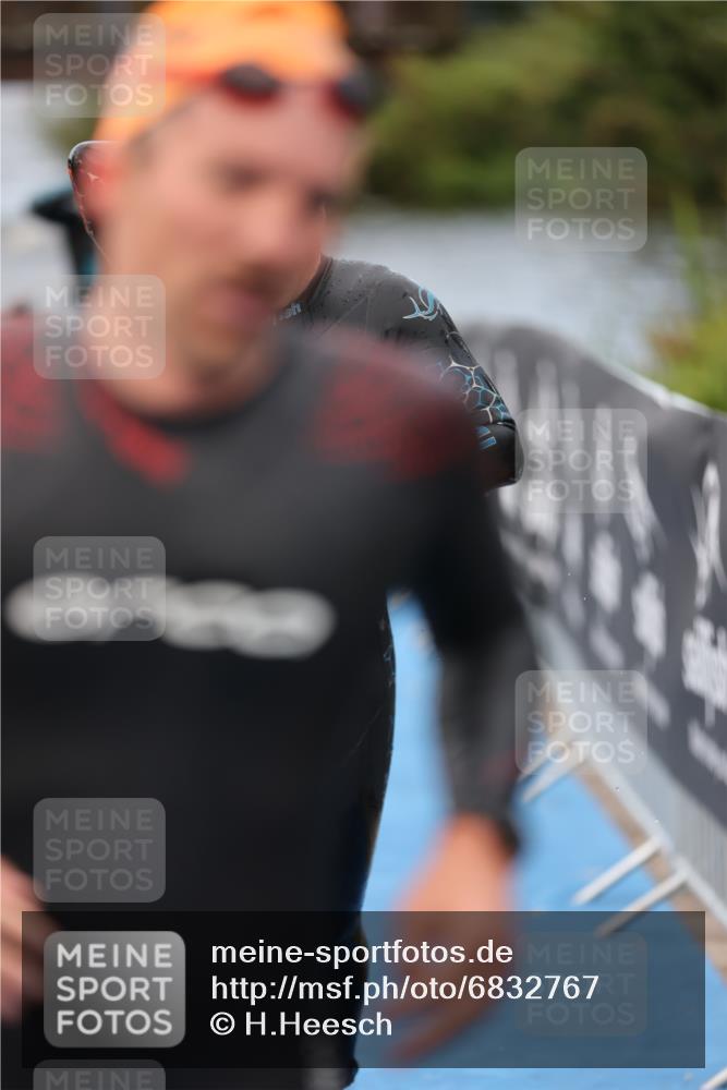25.08.2024 - Elbe Triathlon Hamburg H.Heesch http://msf.ph/oto/6832767 25.08.2024 08:31:58 Schwimmen 34, 39, 40, 71, 75, 81, 89, 92, 100 meine-sportfotos.de