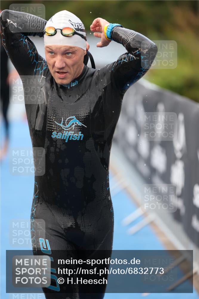 25.08.2024 - Elbe Triathlon Hamburg H.Heesch http://msf.ph/oto/6832773 25.08.2024 08:31:59 Schwimmen 34, 39, 40, 71, 75, 81, 89, 92, 100 meine-sportfotos.de