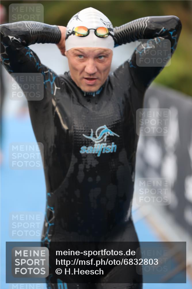 25.08.2024 - Elbe Triathlon Hamburg H.Heesch http://msf.ph/oto/6832803 25.08.2024 08:31:59 Schwimmen 34, 39, 40, 71, 75, 81, 89, 92, 100 meine-sportfotos.de