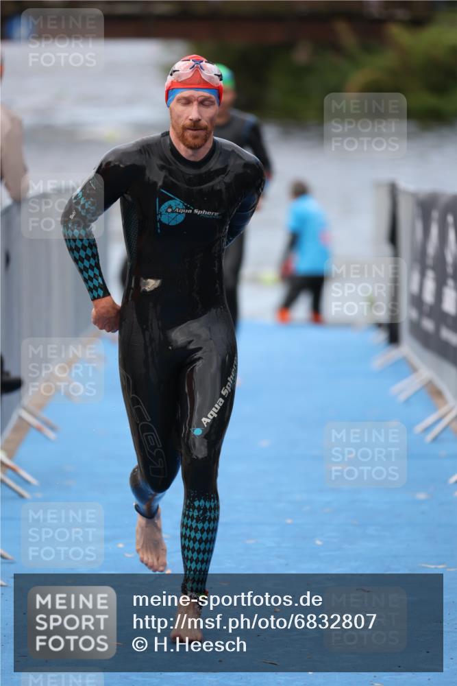 25.08.2024 - Elbe Triathlon Hamburg H.Heesch http://msf.ph/oto/6832807 25.08.2024 08:32:01 Schwimmen 34, 39, 56, 71, 75, 81, 89, 92, 100 meine-sportfotos.de