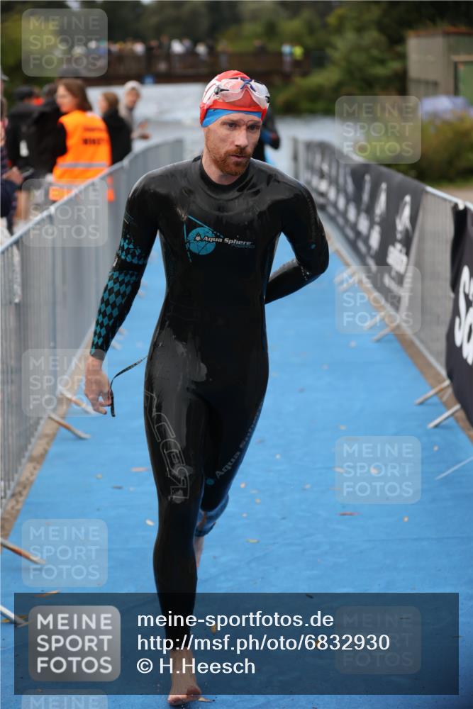 25.08.2024 - Elbe Triathlon Hamburg H.Heesch http://msf.ph/oto/6832930 25.08.2024 08:32:04 Schwimmen 34, 39, 56, 71, 75, 81, 89, 92, 100 meine-sportfotos.de