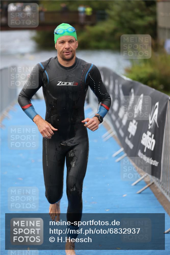 25.08.2024 - Elbe Triathlon Hamburg H.Heesch http://msf.ph/oto/6832937 25.08.2024 08:32:05 Schwimmen 34, 39, 56, 75, 81, 89, 92, 100 meine-sportfotos.de