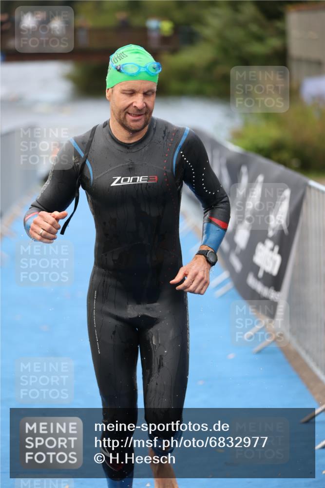 25.08.2024 - Elbe Triathlon Hamburg H.Heesch http://msf.ph/oto/6832977 25.08.2024 08:32:06 Schwimmen 34, 39, 56, 75, 81, 89, 92, 100 meine-sportfotos.de
