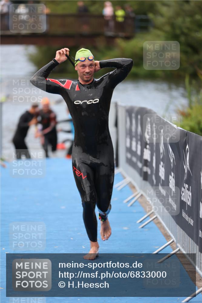 25.08.2024 - Elbe Triathlon Hamburg H.Heesch http://msf.ph/oto/6833000 25.08.2024 08:32:16 Schwimmen 34, 39, 56, 75, 76, 77, 89, 92 meine-sportfotos.de