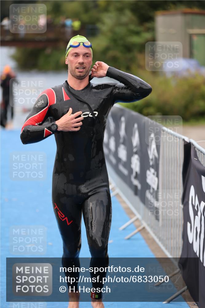 25.08.2024 - Elbe Triathlon Hamburg H.Heesch http://msf.ph/oto/6833050 25.08.2024 08:32:18 Schwimmen 39, 42, 56, 75, 76, 77, 89 meine-sportfotos.de