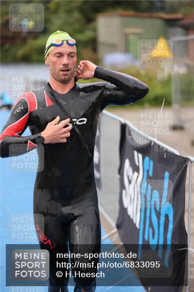 25.08.2024 - Elbe Triathlon Hamburg H.Heesch http://msf.ph/oto/6833095 25.08.2024 08:32:18 Schwimmen 39, 42, 56, 75, 76, 77, 89 meine-sportfotos.de