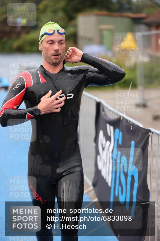 25.08.2024 - Elbe Triathlon Hamburg H.Heesch http://msf.ph/oto/6833098 25.08.2024 08:32:19 Schwimmen 39, 42, 56, 75, 76, 77, 89 meine-sportfotos.de