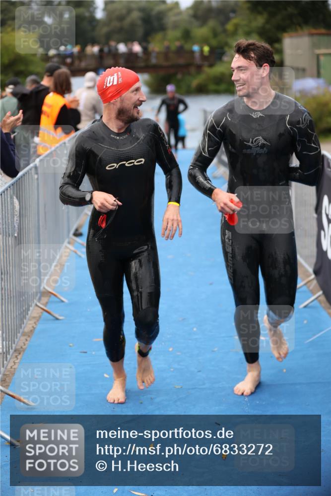 25.08.2024 - Elbe Triathlon Hamburg H.Heesch http://msf.ph/oto/6833272 25.08.2024 08:32:32 Schwimmen 42, 56, 76, 77, 91 meine-sportfotos.de
