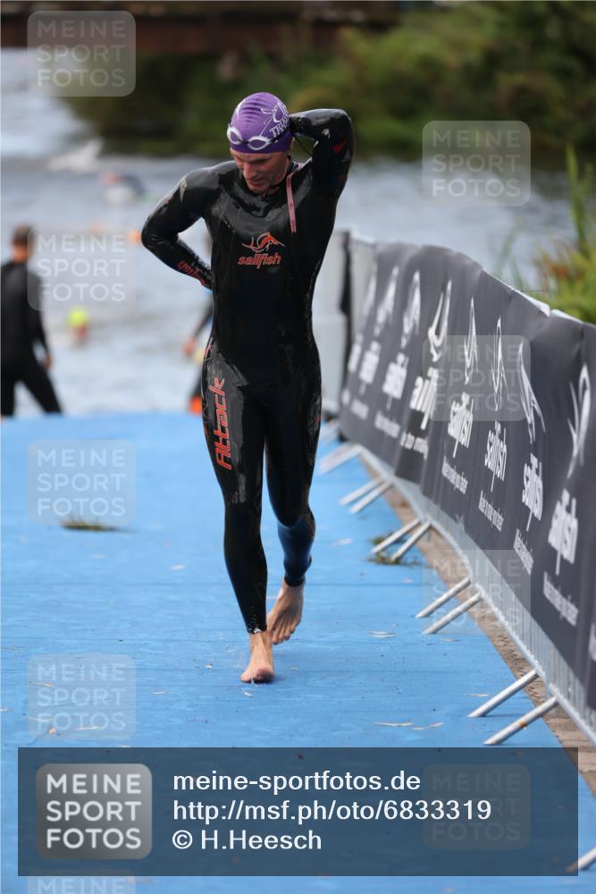 25.08.2024 - Elbe Triathlon Hamburg H.Heesch http://msf.ph/oto/6833319 25.08.2024 08:32:35 Schwimmen 42, 56, 76, 77, 91 meine-sportfotos.de