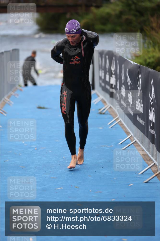 25.08.2024 - Elbe Triathlon Hamburg H.Heesch http://msf.ph/oto/6833324 25.08.2024 08:32:36 Schwimmen 42, 76, 77, 91 meine-sportfotos.de