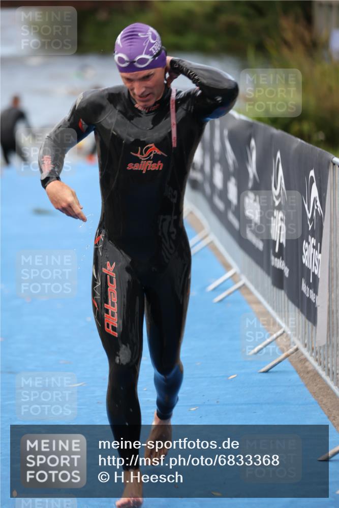 25.08.2024 - Elbe Triathlon Hamburg H.Heesch http://msf.ph/oto/6833368 25.08.2024 08:32:38 Schwimmen 42, 76, 77, 91 meine-sportfotos.de