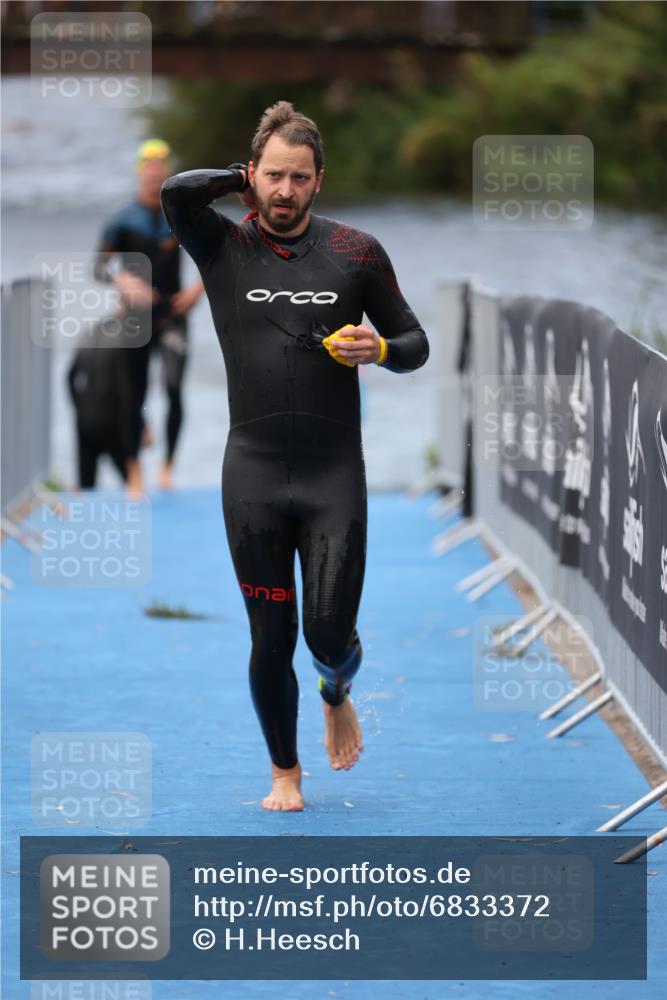 25.08.2024 - Elbe Triathlon Hamburg H.Heesch http://msf.ph/oto/6833372 25.08.2024 08:32:50 Schwimmen 42, 50, 91, 105 meine-sportfotos.de
