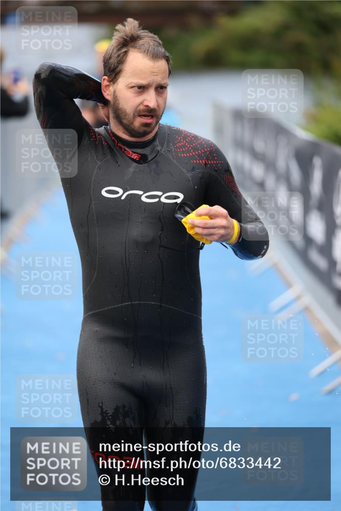 25.08.2024 - Elbe Triathlon Hamburg H.Heesch http://msf.ph/oto/6833442 25.08.2024 08:32:52 Schwimmen 42, 50, 91, 105 meine-sportfotos.de