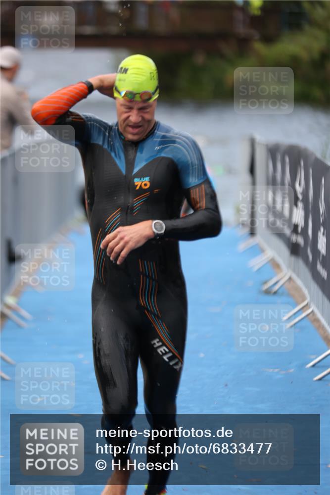 25.08.2024 - Elbe Triathlon Hamburg H.Heesch http://msf.ph/oto/6833477 25.08.2024 08:32:56 Schwimmen 50, 91, 99, 105 meine-sportfotos.de