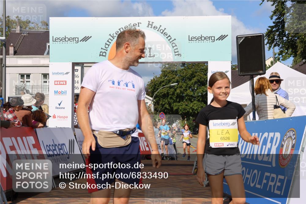 25.08.2024 - 20. Blankeneser Heldenlauf Strokosch-Dieckow http://msf.ph/oto/6833490 25.08.2024 10:27:33 Ziel 6023, 6080, 6081, 6135, 6250, 6335, 6526 meine-sportfotos.de