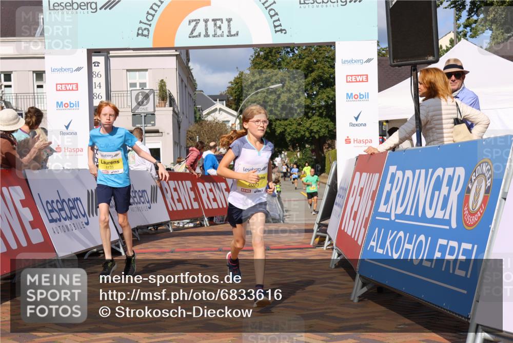 25.08.2024 - 20. Blankeneser Heldenlauf Strokosch-Dieckow http://msf.ph/oto/6833616 25.08.2024 10:27:36 Ziel 6023, 6135, 6250, 6335, 6526 meine-sportfotos.de