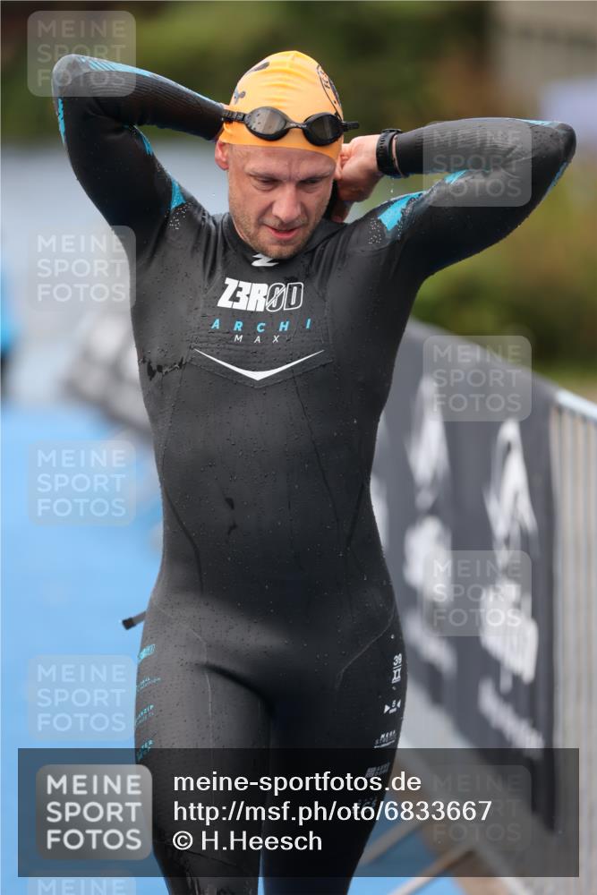 25.08.2024 - Elbe Triathlon Hamburg H.Heesch http://msf.ph/oto/6833667 25.08.2024 08:33:12 Schwimmen 50, 60, 99, 105 meine-sportfotos.de