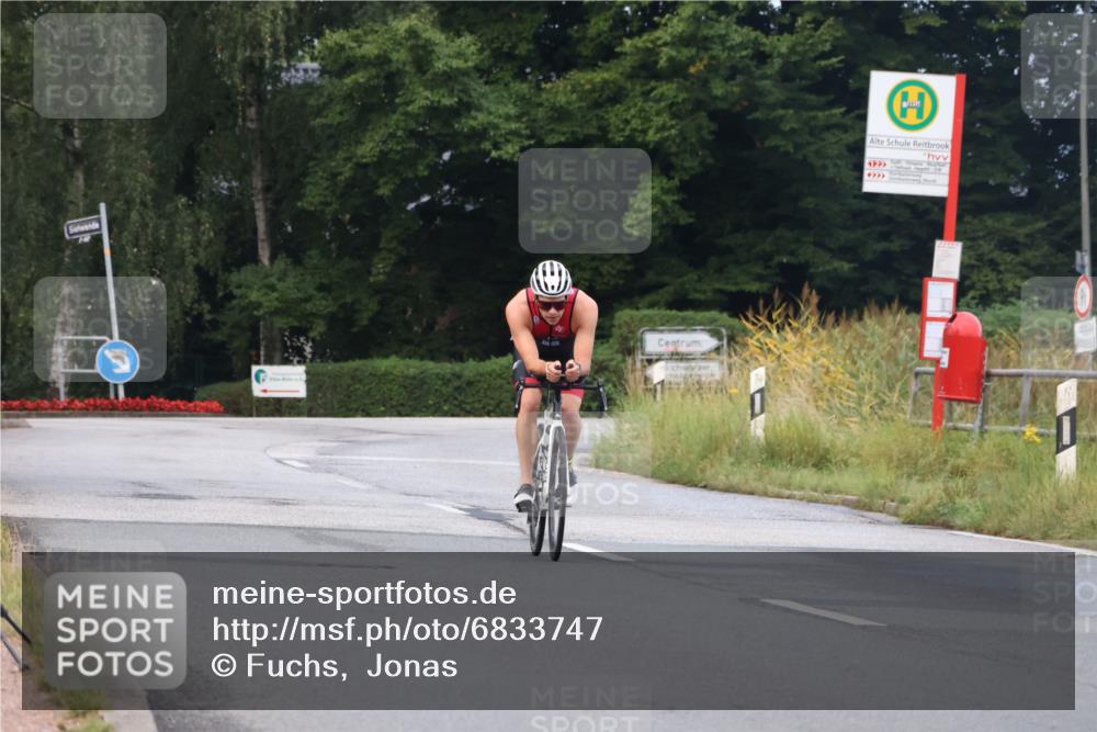 25.08.2024 - Elbe Triathlon Hamburg Fuchs,  Jonas http://msf.ph/oto/6833747 25.08.2024 08:34:20 Radfahren 85 meine-sportfotos.de
