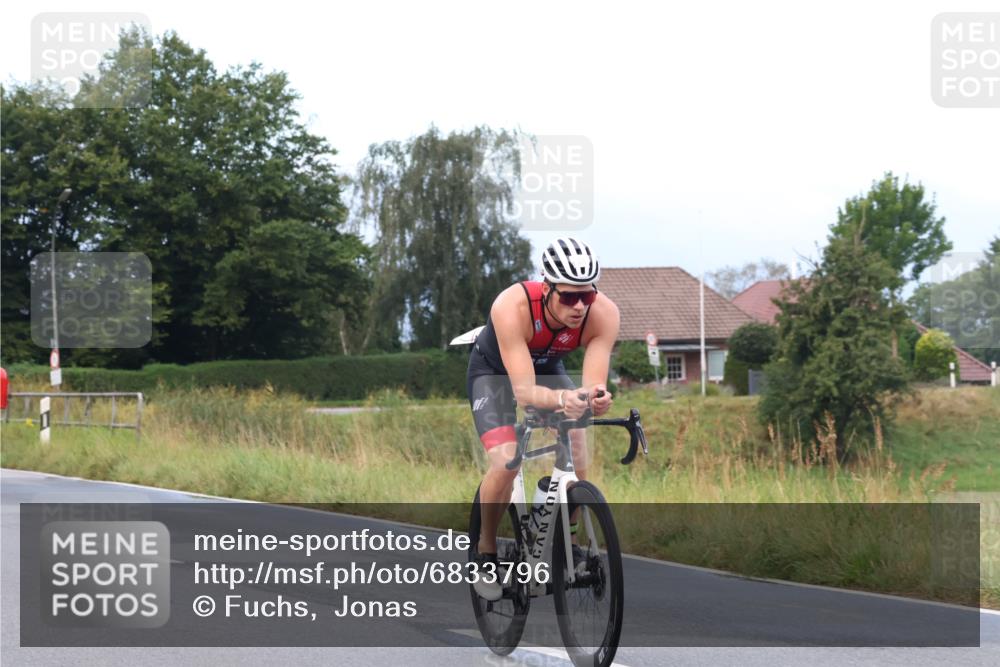 25.08.2024 - Elbe Triathlon Hamburg Fuchs,  Jonas http://msf.ph/oto/6833796 25.08.2024 08:34:23 Radfahren 85 meine-sportfotos.de