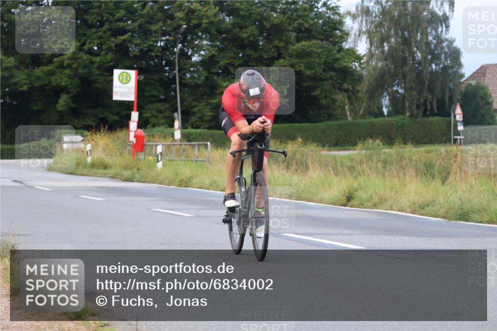 25.08.2024 - Elbe Triathlon Hamburg Fuchs,  Jonas http://msf.ph/oto/6834002 25.08.2024 08:38:01 Radfahren 82 meine-sportfotos.de