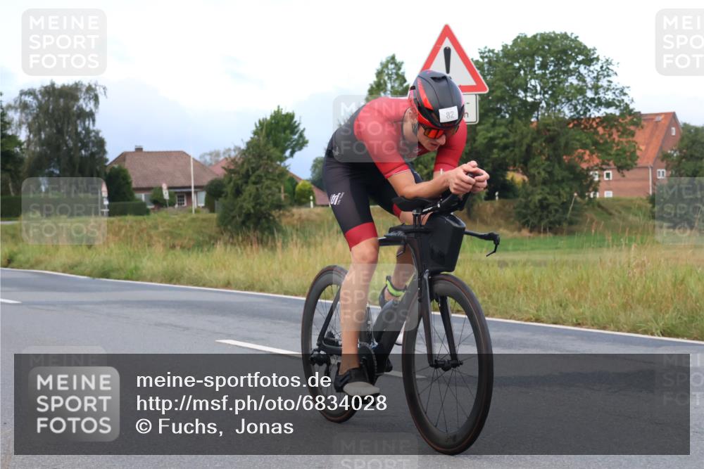 25.08.2024 - Elbe Triathlon Hamburg Fuchs,  Jonas http://msf.ph/oto/6834028 25.08.2024 08:38:01 Radfahren 82 meine-sportfotos.de
