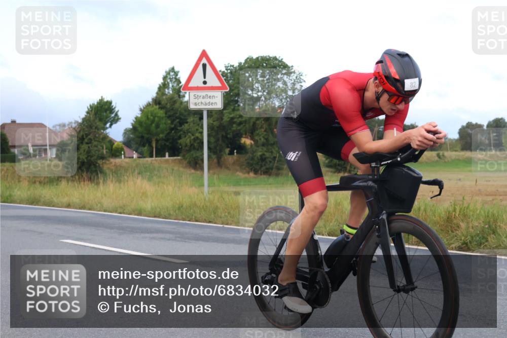 25.08.2024 - Elbe Triathlon Hamburg Fuchs,  Jonas http://msf.ph/oto/6834032 25.08.2024 08:38:02 Radfahren 82 meine-sportfotos.de