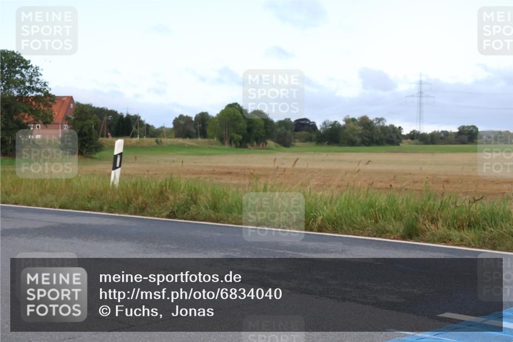 25.08.2024 - Elbe Triathlon Hamburg Fuchs,  Jonas http://msf.ph/oto/6834040 25.08.2024 08:38:02 Radfahren 82 meine-sportfotos.de