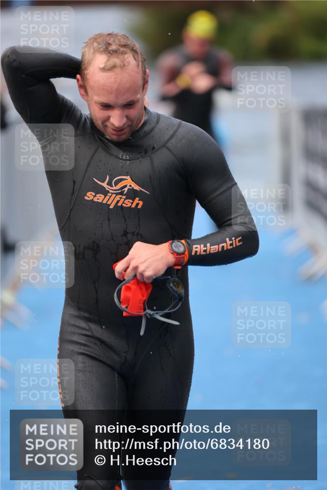25.08.2024 - Elbe Triathlon Hamburg H.Heesch http://msf.ph/oto/6834180 25.08.2024 08:33:52 Schwimmen 33, 61, 64, 69, 86 meine-sportfotos.de