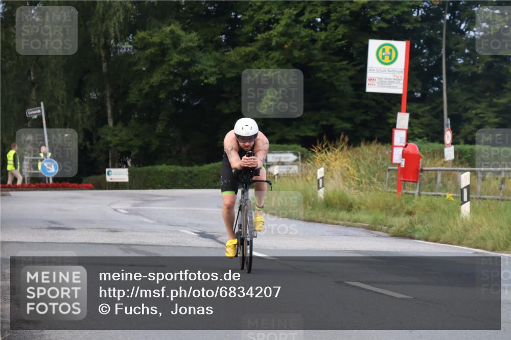 25.08.2024 - Elbe Triathlon Hamburg Fuchs,  Jonas http://msf.ph/oto/6834207 25.08.2024 08:39:29 Radfahren 38 meine-sportfotos.de