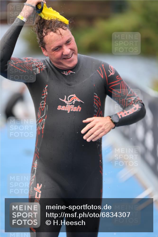 25.08.2024 - Elbe Triathlon Hamburg H.Heesch http://msf.ph/oto/6834307 25.08.2024 08:33:56 Schwimmen 33, 52, 61, 64, 69, 86 meine-sportfotos.de