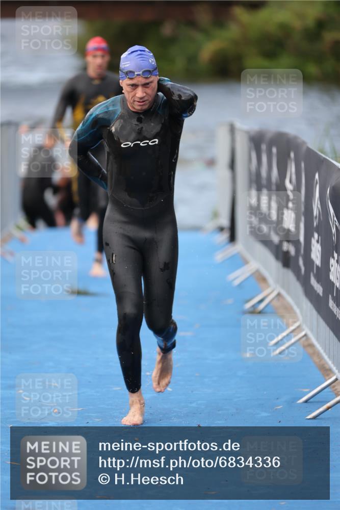 25.08.2024 - Elbe Triathlon Hamburg H.Heesch http://msf.ph/oto/6834336 25.08.2024 08:34:08 Schwimmen 35, 52, 55, 58, 61, 64, 69, 86 meine-sportfotos.de
