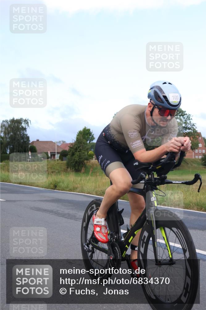 25.08.2024 - Elbe Triathlon Hamburg Fuchs,  Jonas http://msf.ph/oto/6834370 25.08.2024 08:40:02 Radfahren 71, 100 meine-sportfotos.de