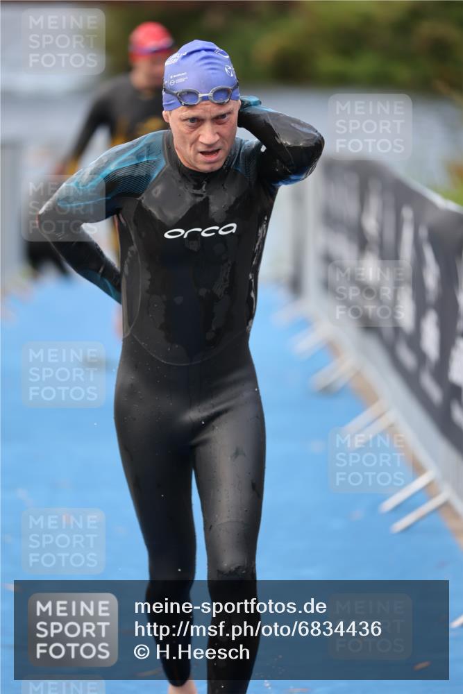 25.08.2024 - Elbe Triathlon Hamburg H.Heesch http://msf.ph/oto/6834436 25.08.2024 08:34:09 Schwimmen 35, 52, 55, 58, 64, 69, 86 meine-sportfotos.de