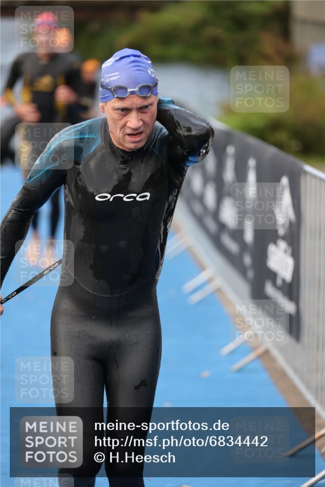 25.08.2024 - Elbe Triathlon Hamburg H.Heesch http://msf.ph/oto/6834442 25.08.2024 08:34:10 Schwimmen 35, 52, 55, 58, 64, 69, 86 meine-sportfotos.de
