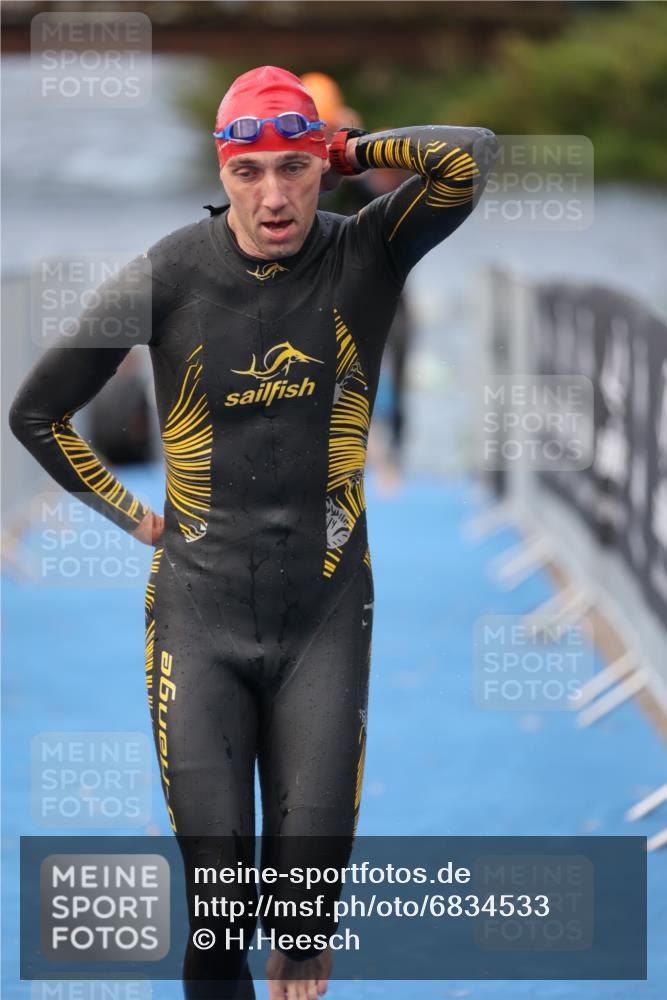 25.08.2024 - Elbe Triathlon Hamburg H.Heesch http://msf.ph/oto/6834533 25.08.2024 08:34:12 Schwimmen 35, 52, 55, 58, 64, 83, 86, 97 meine-sportfotos.de