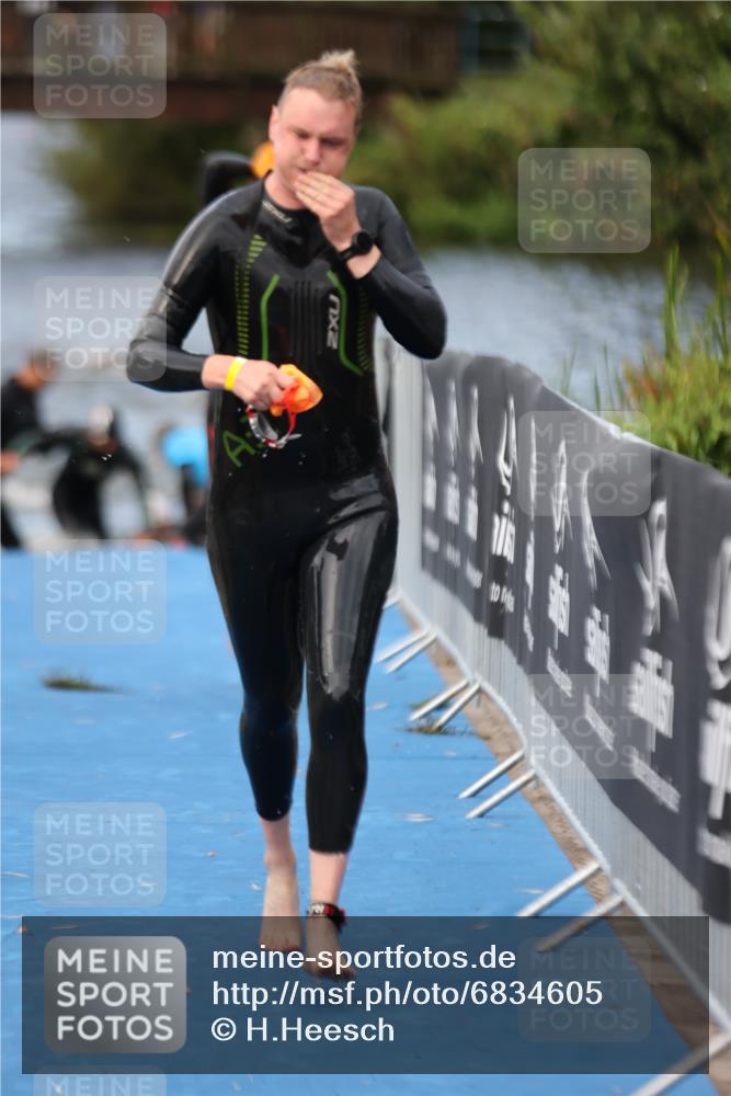 25.08.2024 - Elbe Triathlon Hamburg H.Heesch http://msf.ph/oto/6834605 25.08.2024 08:34:14 Schwimmen 35, 52, 55, 58, 64, 83, 86, 97 meine-sportfotos.de