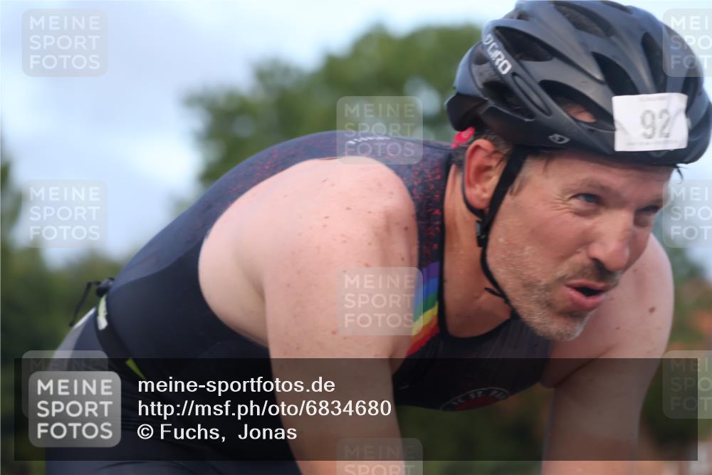 25.08.2024 - Elbe Triathlon Hamburg Fuchs,  Jonas http://msf.ph/oto/6834680 25.08.2024 08:40:46 Radfahren 92, 81 meine-sportfotos.de