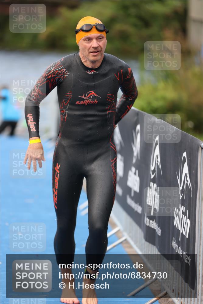 25.08.2024 - Elbe Triathlon Hamburg H.Heesch http://msf.ph/oto/6834730 25.08.2024 08:34:17 Schwimmen 35, 52, 55, 58, 64, 83, 84, 86, 97 meine-sportfotos.de
