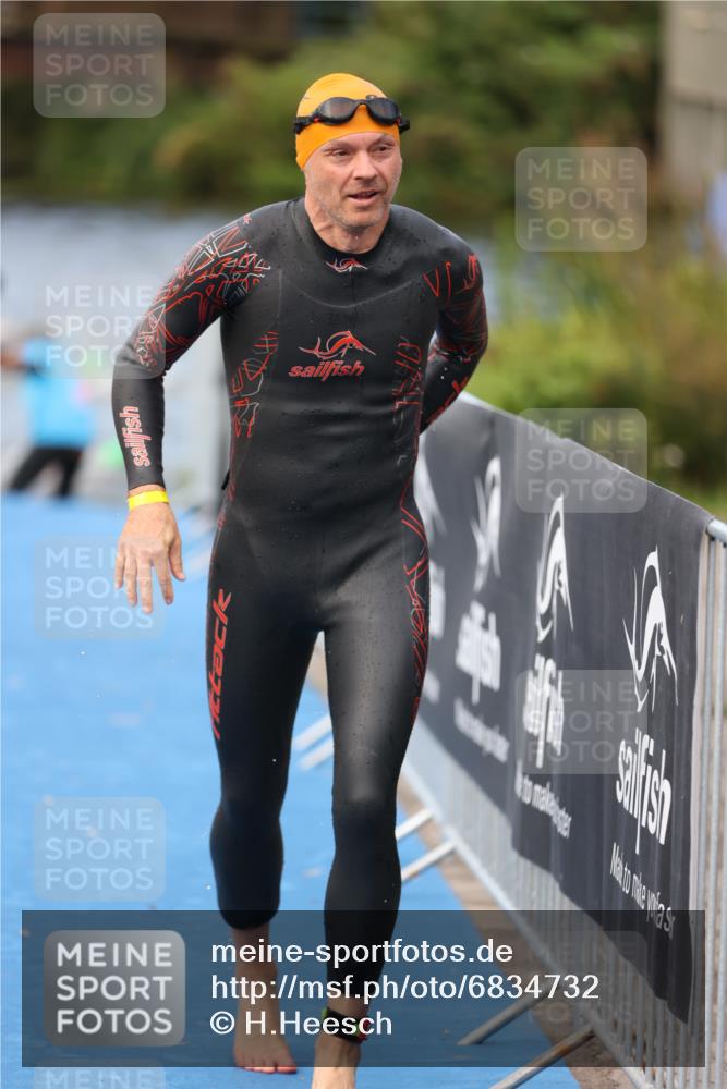 25.08.2024 - Elbe Triathlon Hamburg H.Heesch http://msf.ph/oto/6834732 25.08.2024 08:34:18 Schwimmen 35, 52, 55, 58, 64, 83, 84, 86, 97 meine-sportfotos.de