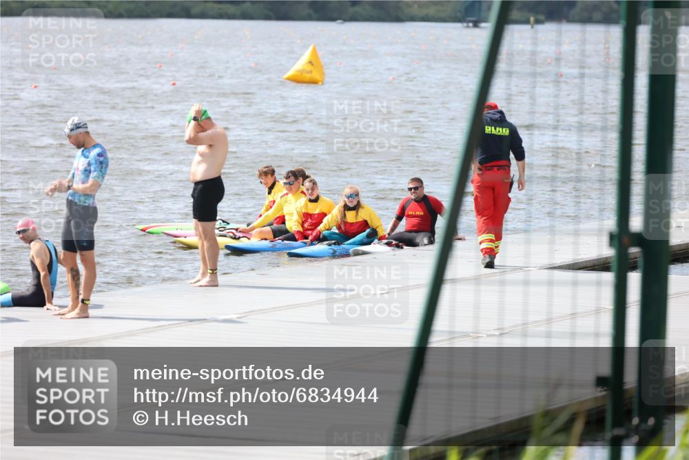 25.08.2024 - Elbe Triathlon Hamburg H.Heesch http://msf.ph/oto/6834944 25.08.2024 13:58:07 Schwimmen  meine-sportfotos.de