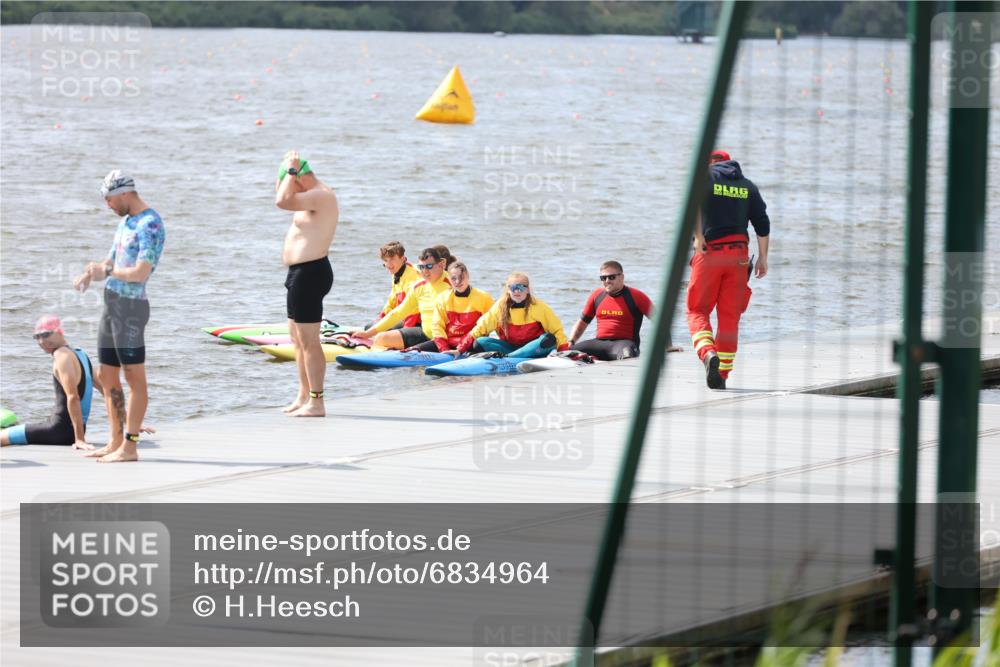 25.08.2024 - Elbe Triathlon Hamburg H.Heesch http://msf.ph/oto/6834964 25.08.2024 13:58:07 Schwimmen  meine-sportfotos.de