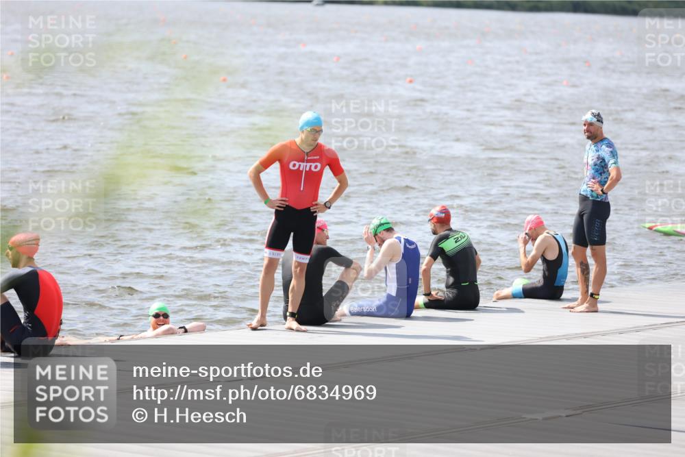 25.08.2024 - Elbe Triathlon Hamburg H.Heesch http://msf.ph/oto/6834969 25.08.2024 13:58:09 Schwimmen  meine-sportfotos.de