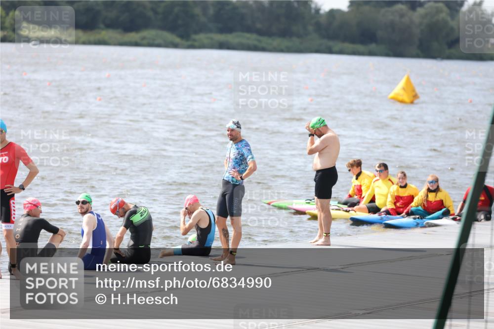 25.08.2024 - Elbe Triathlon Hamburg H.Heesch http://msf.ph/oto/6834990 25.08.2024 13:58:10 Schwimmen  meine-sportfotos.de